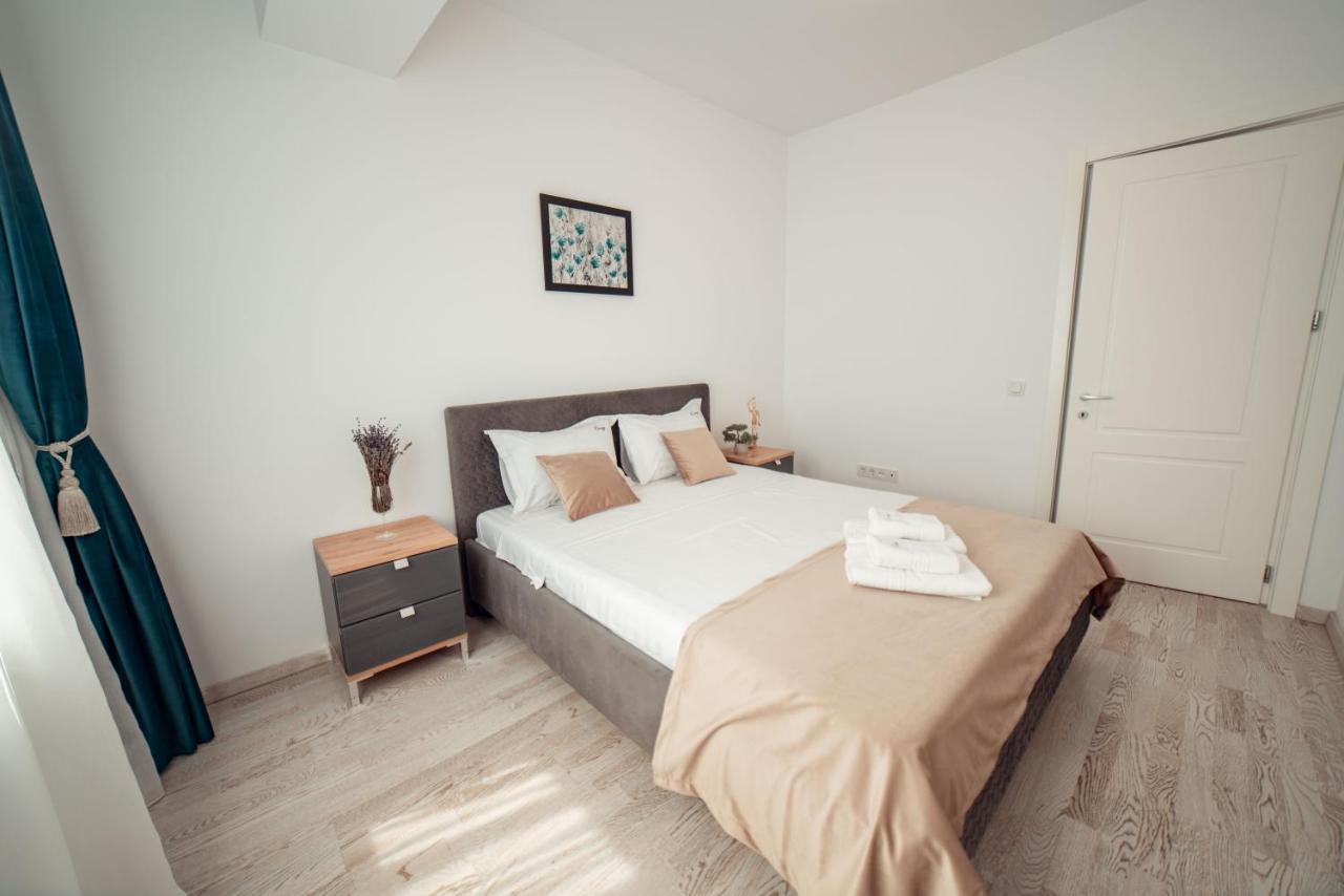 Cozy Aparthotel - Ultracentral Luxury Apartments Яссы Экстерьер фото