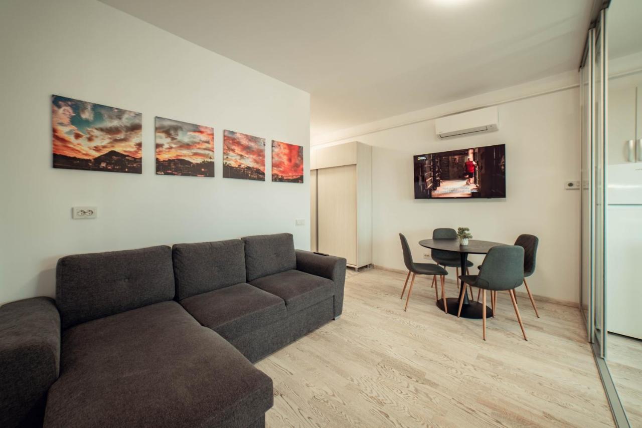 Cozy Aparthotel - Ultracentral Luxury Apartments Яссы Экстерьер фото