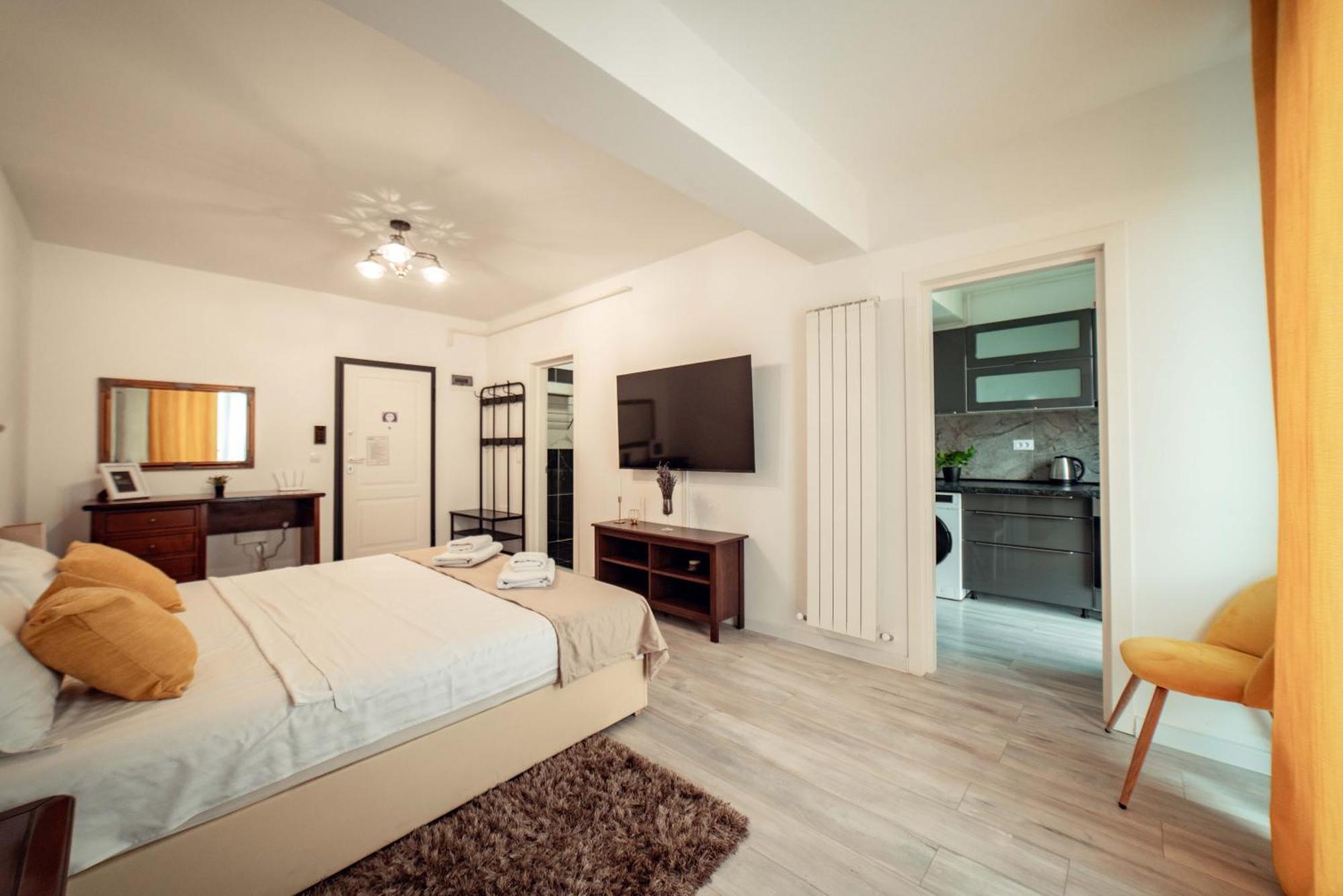 Cozy Aparthotel - Ultracentral Luxury Apartments Яссы Экстерьер фото