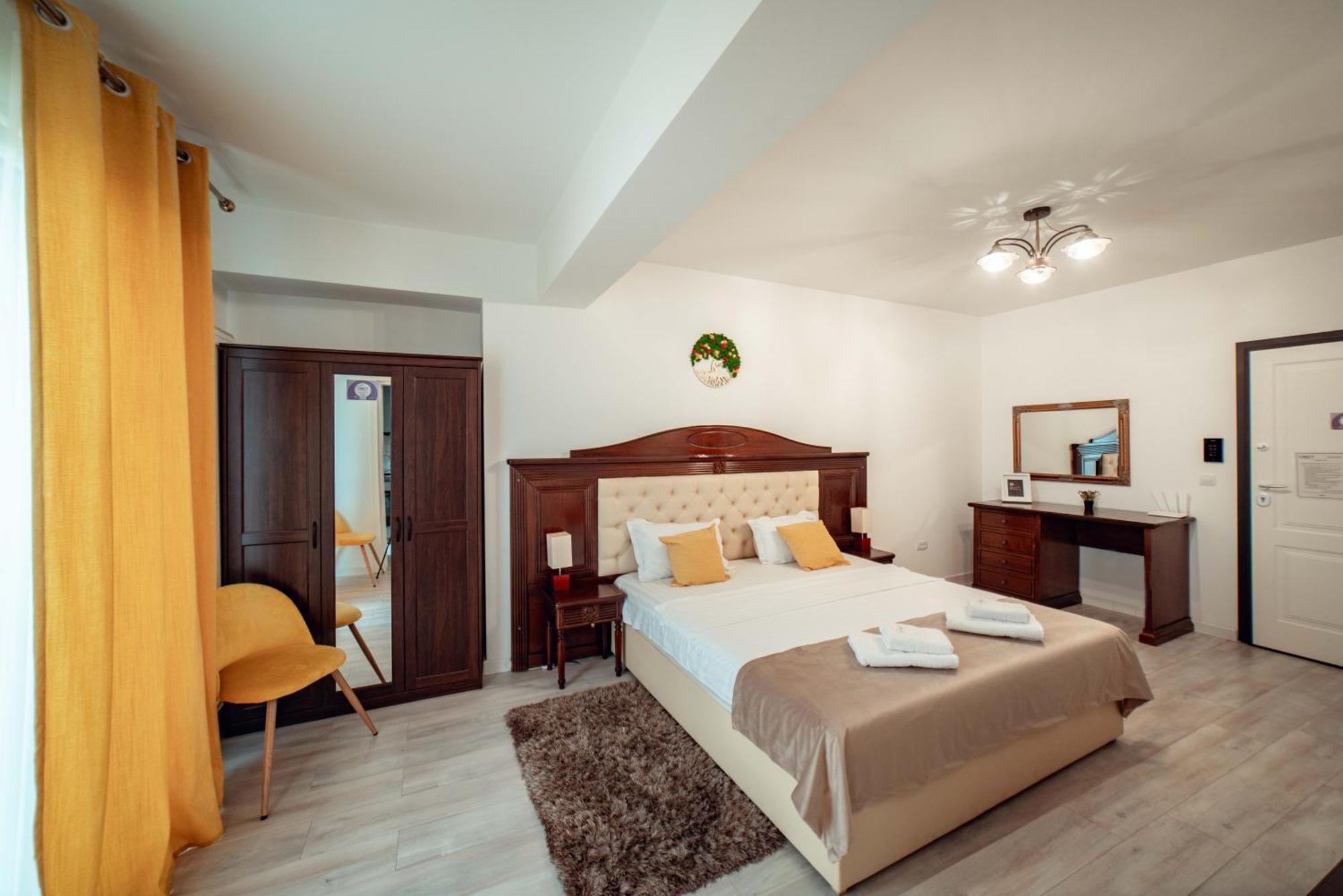 Cozy Aparthotel - Ultracentral Luxury Apartments Яссы Экстерьер фото