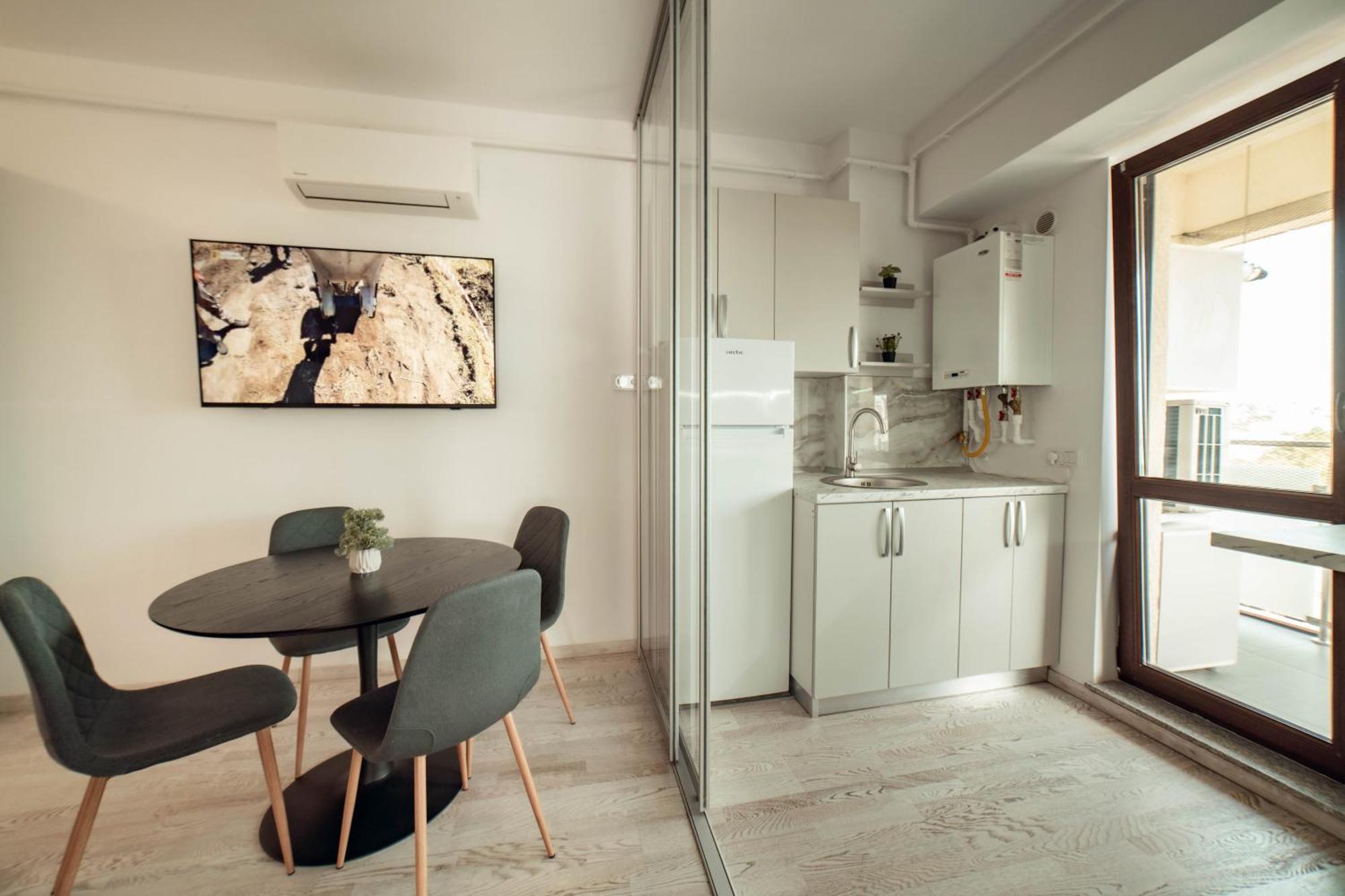 Cozy Aparthotel - Ultracentral Luxury Apartments Яссы Экстерьер фото