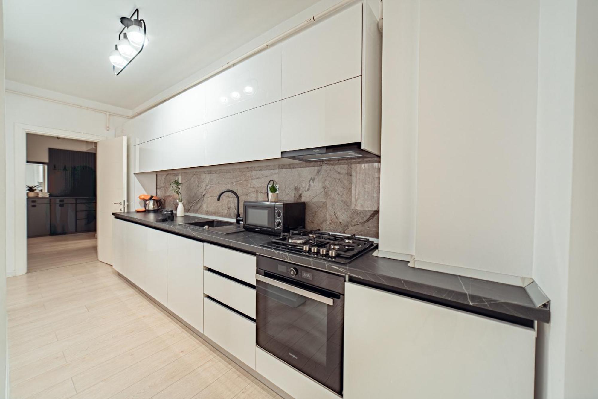 Cozy Aparthotel - Ultracentral Luxury Apartments Яссы Экстерьер фото