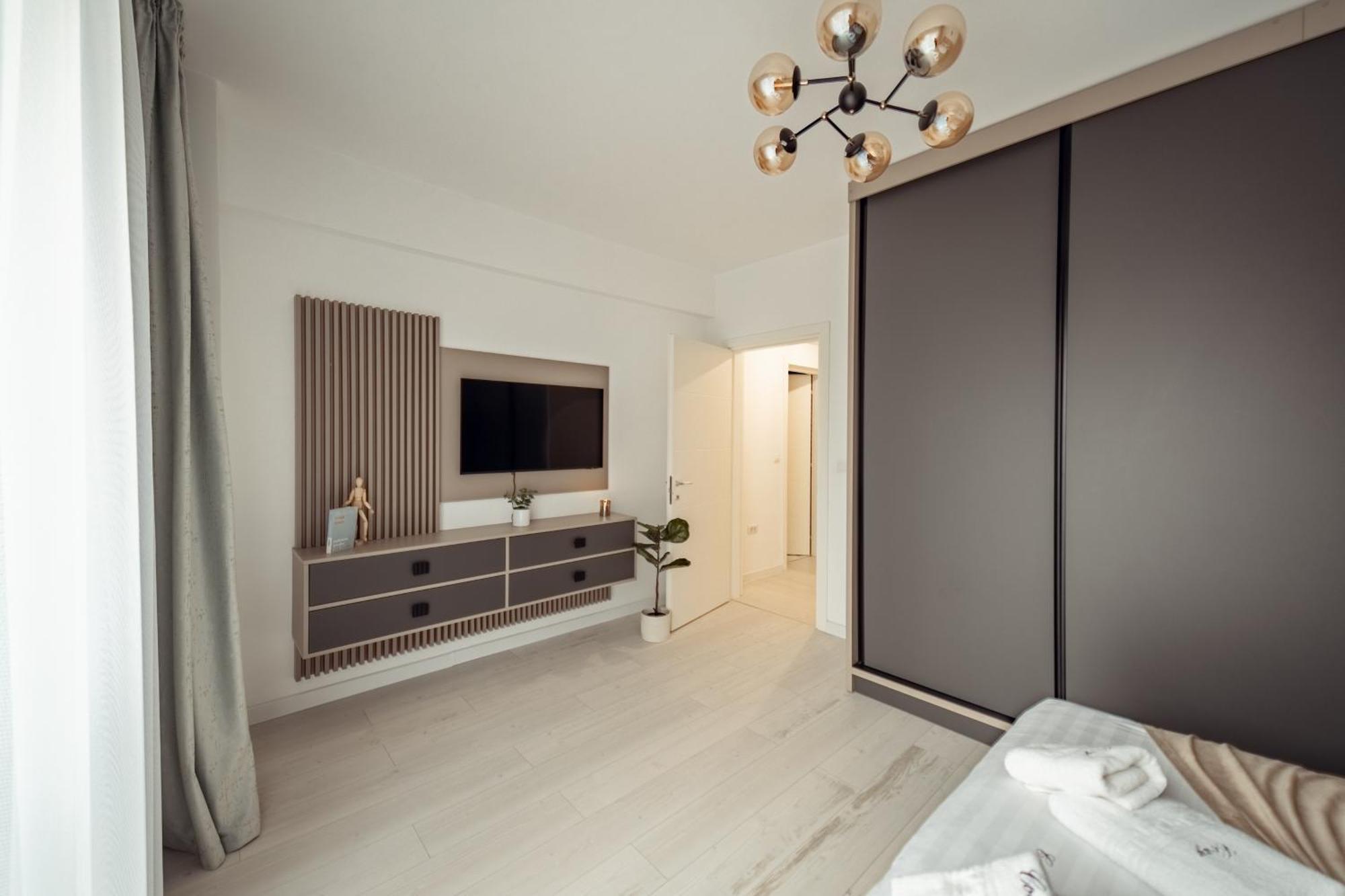 Cozy Aparthotel - Ultracentral Luxury Apartments Яссы Экстерьер фото