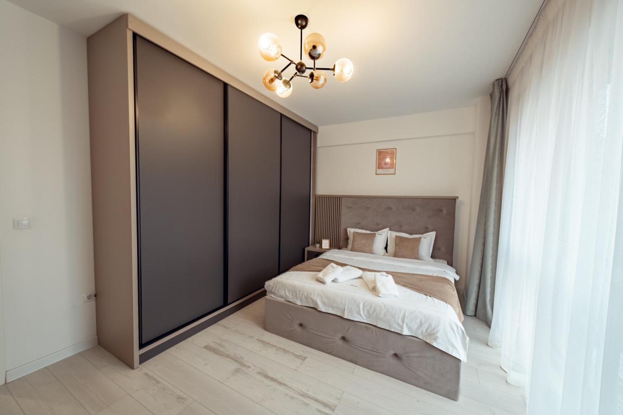 Cozy Aparthotel - Ultracentral Luxury Apartments Яссы Экстерьер фото