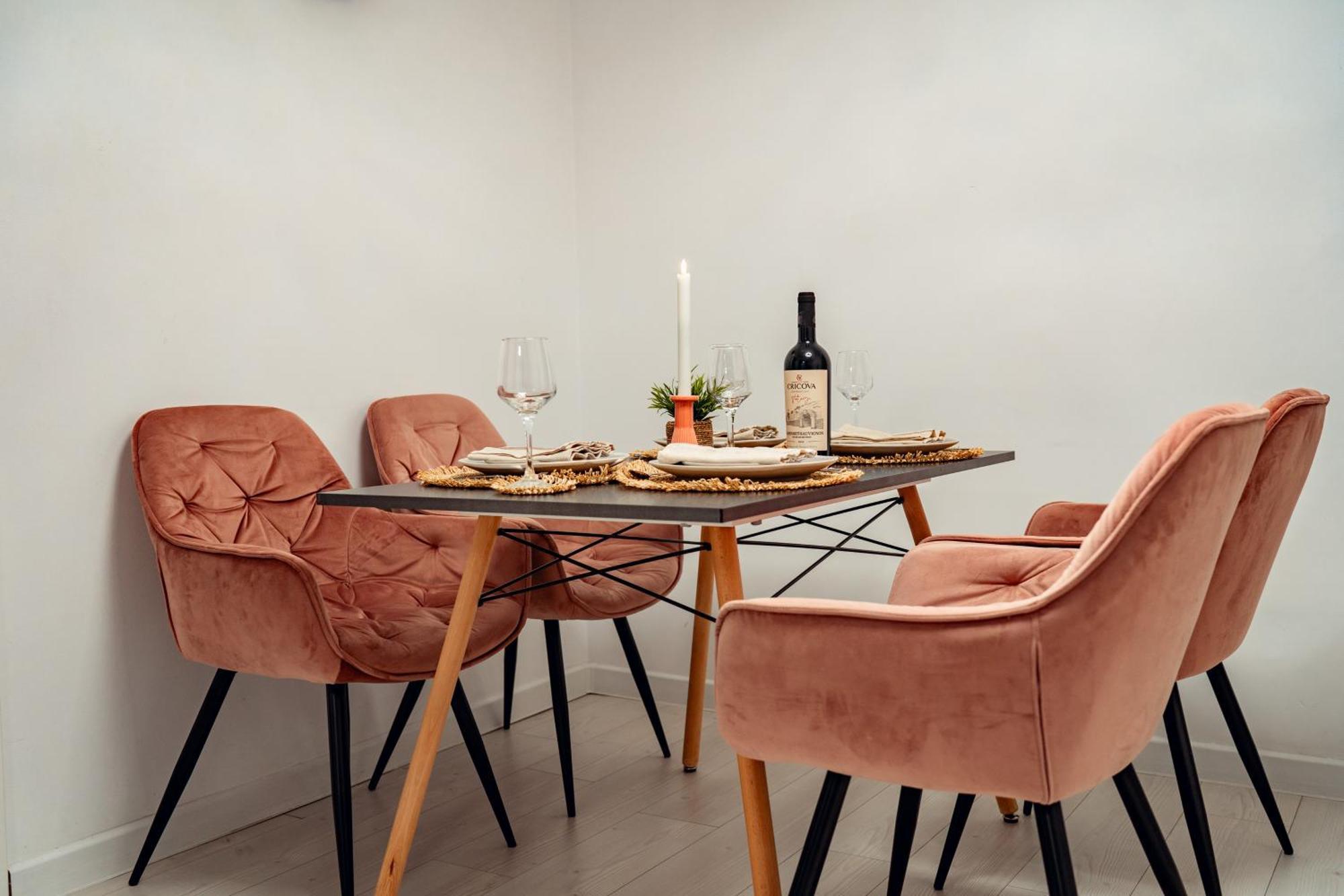 Cozy Aparthotel - Ultracentral Luxury Apartments Яссы Экстерьер фото