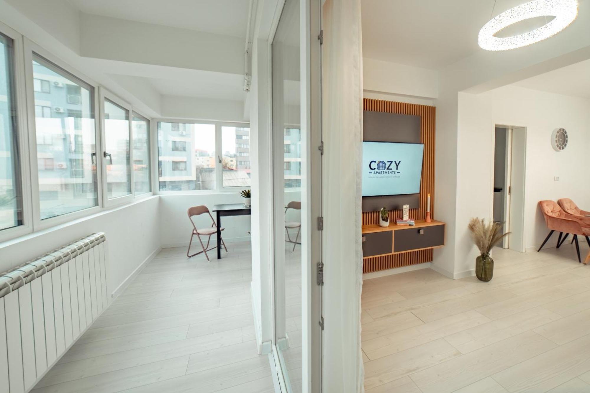 Cozy Aparthotel - Ultracentral Luxury Apartments Яссы Экстерьер фото