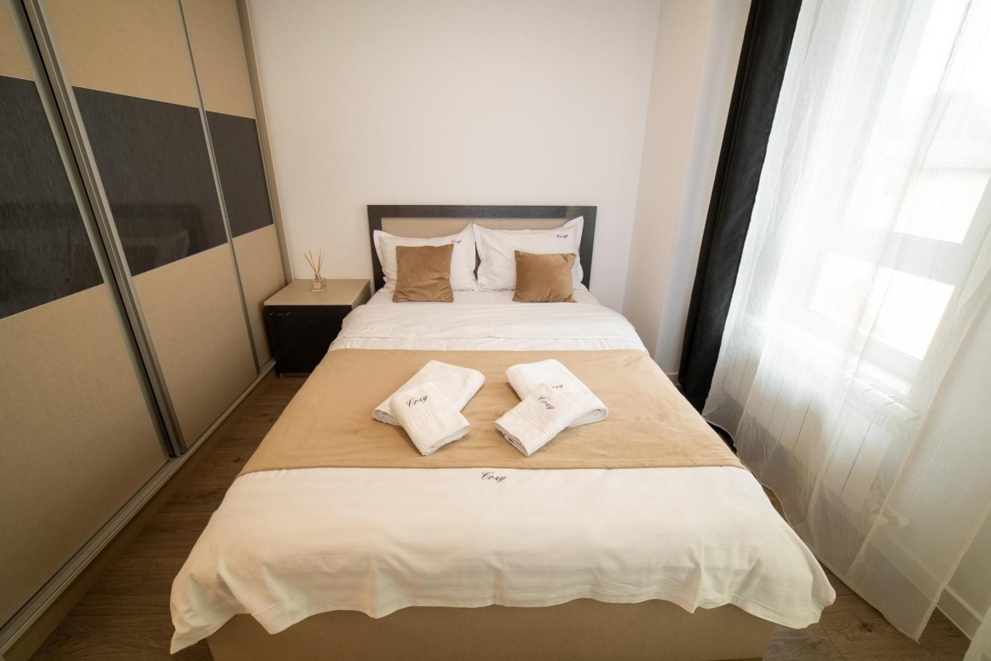 Cozy Aparthotel - Ultracentral Luxury Apartments Яссы Экстерьер фото